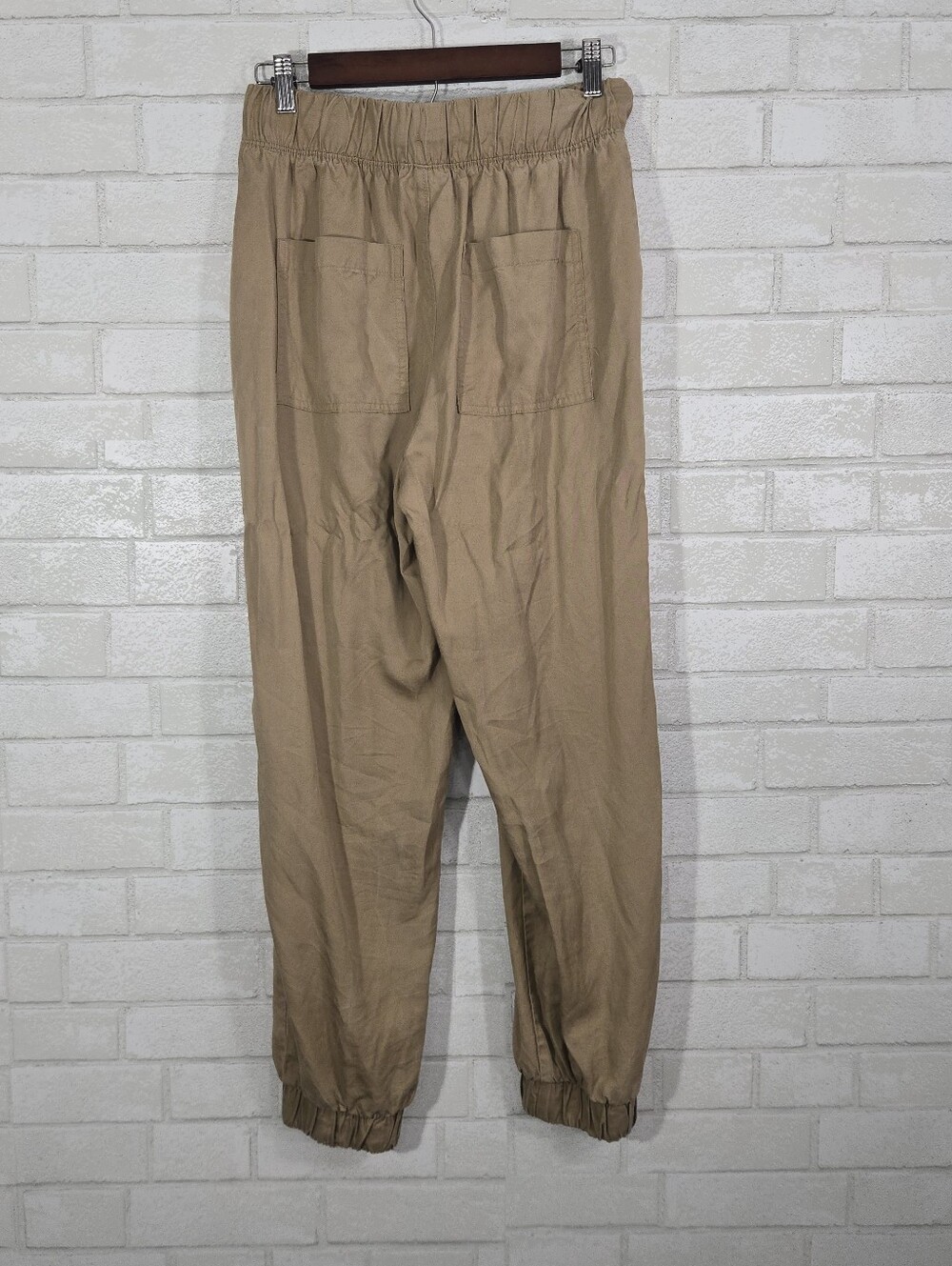 Universal Thread tan joggers - Picture 9 of 15